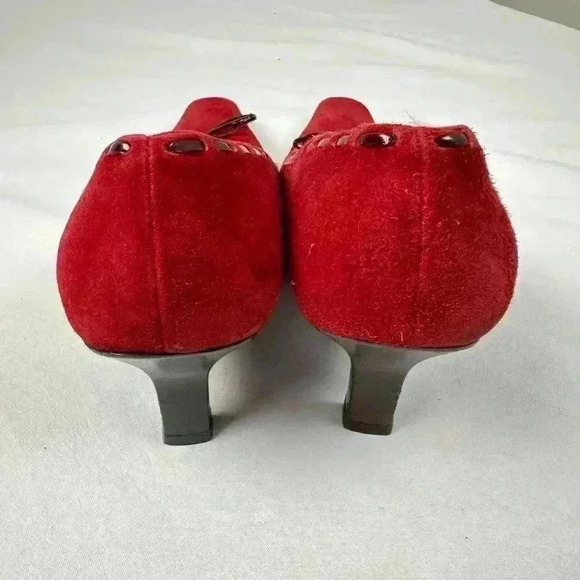 Vintage Coach Red Suede Heels w/Brown Shoe line Accent (Size 6) - Picture 5 of 9